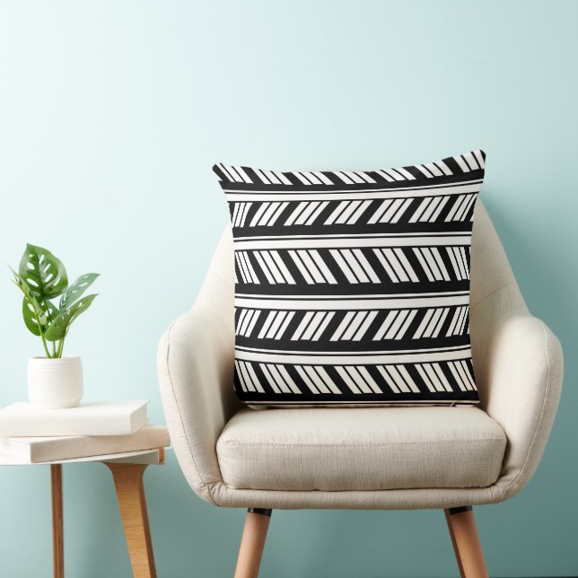 Almofada Padrão de Stripe de Chevron Preto e Branco (Cadeira)