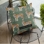 Almofada Padrão De Tigres De Aquarela Verde Tropical Com No<br><div class="desc">"Incêndio na elegância selvagem da natureza com nosso Padrão de Tigres Tropicais de Aquarela Verde. Cada item com esse design captivador encapsula o espírito vibrante da selva, misturando-se verde-luxuosa com a presença majestosa de tigres. Seja enfeitando sua essência diária ou aprimorando sua decoração doméstica, nossa coleção oferece uma fusão harmoniosa...</div>