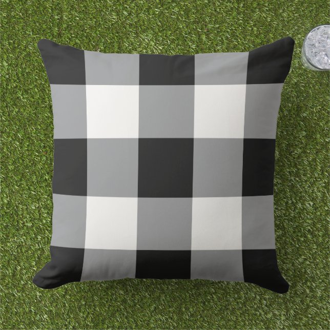 Almofada Padrão de Xadrez Gingham Preto e Branco (Grama)