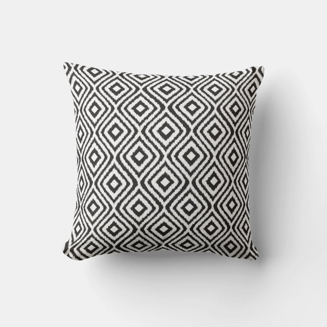 Almofada Padrão Ikat Preto Tribal (Frente)
