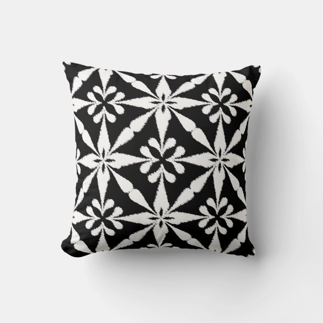 Almofada Padrão Ikat Star - Preto e Branco (Frente)