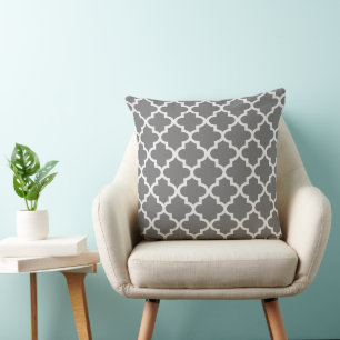 Almofada Padrão Moderno de Carvão e Quatrefoil Branco