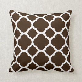 Almofada Padrão Quatrefoil Marrom Chocolate e Branco