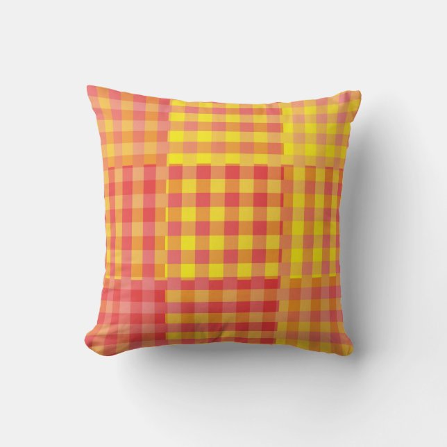 Almofada Padrão Xadrez Vermelho e Amarelo em Patchwork (Frente)