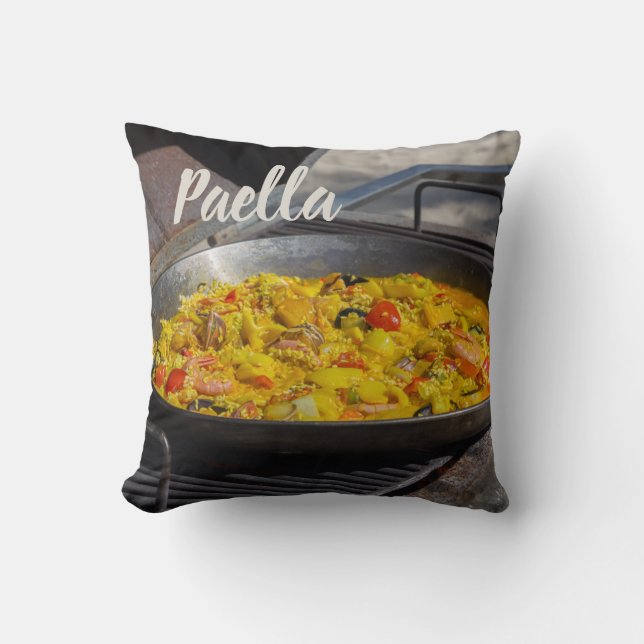 Almofada Paella é cozida em um presente de grelhador para o (Frente)