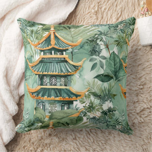Almofada Pagoda Asiática de Aquarela na Paisagem Verdante (