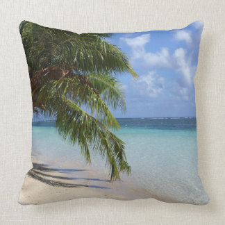 Almofada Palmeiras, praia e rocha,