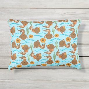 Almofada Para Ambientes Externos Família de Lontras Flores Laranja Floral Animal Aq