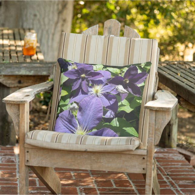 Almofada Para Ambientes Externos Flores de Clematite Estrela Roxa com Folhagem (Cadeira)
