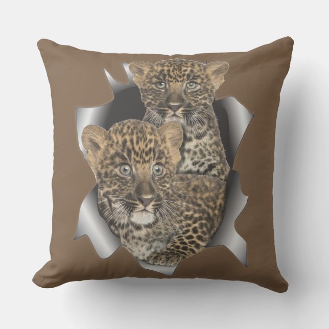 Almofada Para Ambientes Externos Leopardos bebês (Frente)