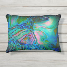 Travesseiro Decorativo com Acabamento em Concha de