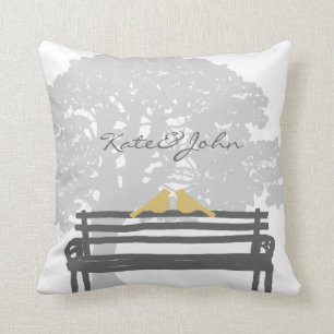 Almofada Pássaros em um Casamento de Bench Park