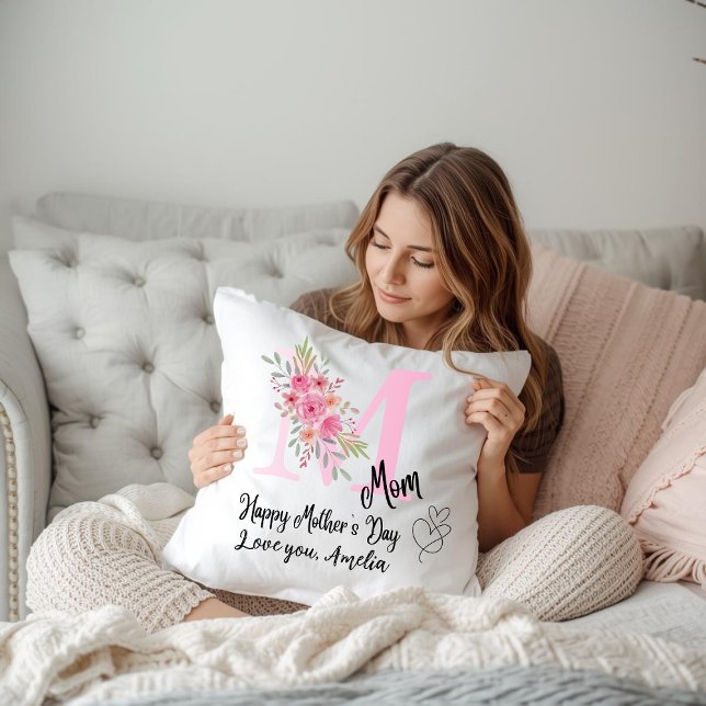 Almofada Personalized Mom Initial Throw Pillow (Criador carregado)