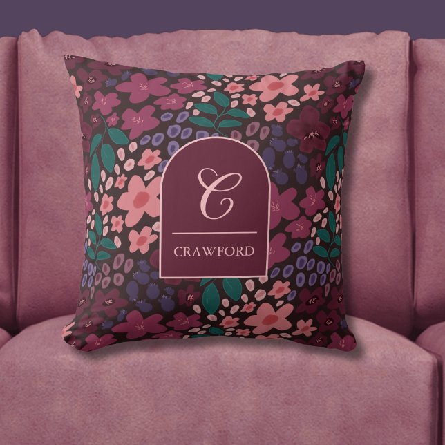 Almofada Personalized Monogram Moody Floral (Monogram Floral Throw Pillow)