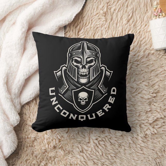 Almofada Personalized UNCONQUERED Skull Knight Throw Pillow (Cobertor)