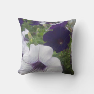 Almofada Petunias brancas e roxas