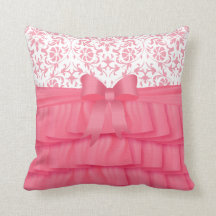 Pink Satin Ruffles & Arco rosa no Damask