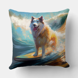 Almofada Pintura de Malamute do Alasca Surfando na Praia