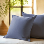 Almofada Plano de fundo Azul Nova Personalizado Simples<br><div class="desc">Descubra o Blue Nova,  a Cor do Ano de 2024. Esse tom cativante de azul,  complementado por uma sugestão de cinzas,  cria uma atmosfera serena,  porém sofisticada,  fazer-a a escolha perfeita para qualquer espaço. Assuma a elegância deslumbrante do Blue Nova e transforme seus arredores.</div>
