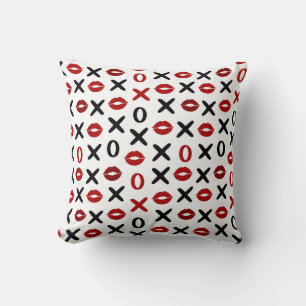 Almofada Playful XO & Red Lips – Padrão de Amor Moderno
