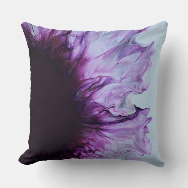 Almofada Plum Gorgeous Throw Pillow (Frente)