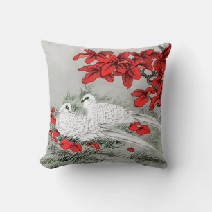 Almofada Pombas do vintage e folhas brancas do vermelho em