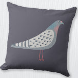 Almofada Pombo<br><div class="desc">Um pombo suspeito num fundo roxo escuro. Perfeito para criadores de aves,  pombos ou qualquer outra pessoa que ame estas criaturas caracterizadas. Arte original de Nic Squirrell.</div>