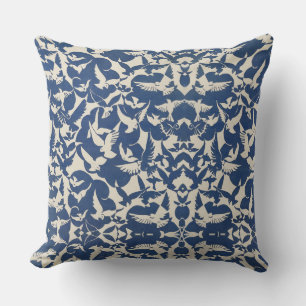 Almofada Pombos brancos travesseiros decorativos em fundo a