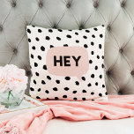 Almofada Pontos Pretos Modernos e Borracha Conversa Rosa Co<br><div class="desc">Apresentando o moderno Black Dots & Bubble Chat Pink With Hey produto, disponível para venda no Zazzle! Este design único e na moda combina um padrão contemporâneo de pontos pretos com um vibrante chat de bolha rosa que apresenta a palavra "Ei". O produto Modern Black Dots & Bubble Chat Pink...</div>