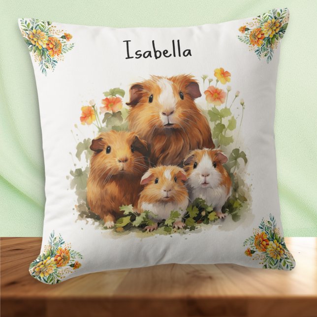 Almofada Porquinhos-da-índia Flores de Calêndula Personaliz (A cute personalized pillow, with illustration of four adorable guinea pigs among flowers)