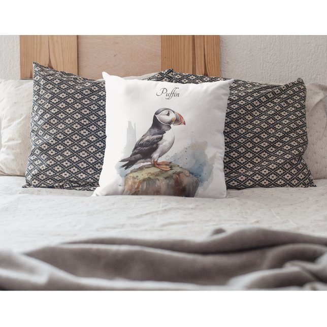 Almofada Puffin em Rock Watercolor, personalizado (Criador carregado)