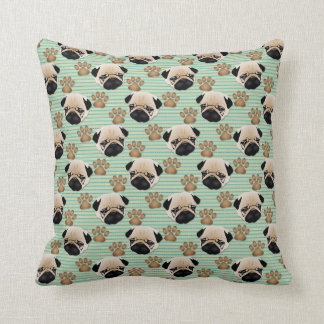 Almofada Pugs e patas em faixas verdes