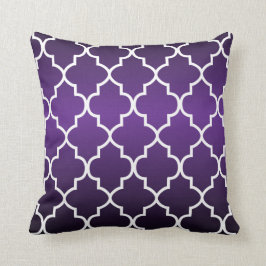 Almofada Quatrefoil roxo e branco da ameixa apaixonado