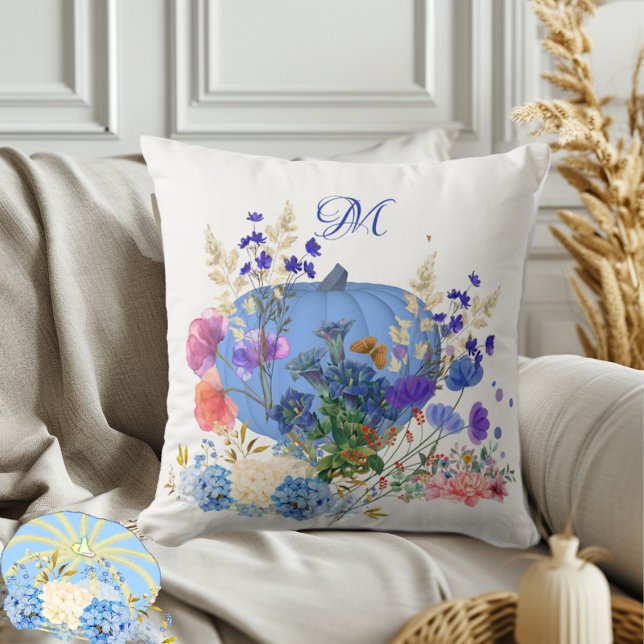 Almofada Queda Abóbora Pastel Azul Flora Botânica Monograma (Fall Pumpkin Pastel Blue Botanical Flora Monogram Throw Pillow)