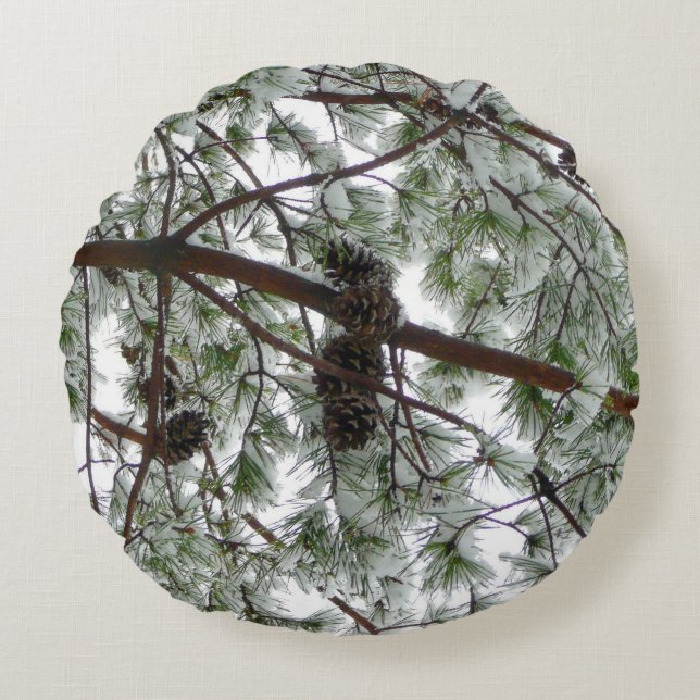 Almofada Redonda Abaixo da neve coberta pela árvore de pinheiro Fot (Frente)