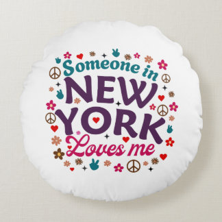 Almofada Redonda Alguém em Nova York Me Ama Design Retrô Divertido