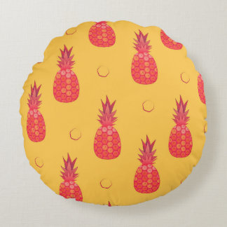 Almofada Redonda Ananás rosa sobre fundo laranja. Peça sem costura