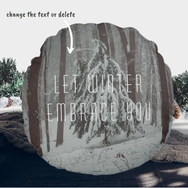 Almofada Redonda Árvores cobertas de neve na suja floresta de inver (Criador carregado)