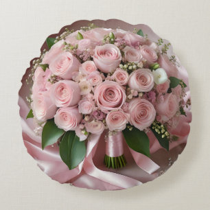 Almofada Redonda "Blush of Love: A Buquê do Romance Eterno"
