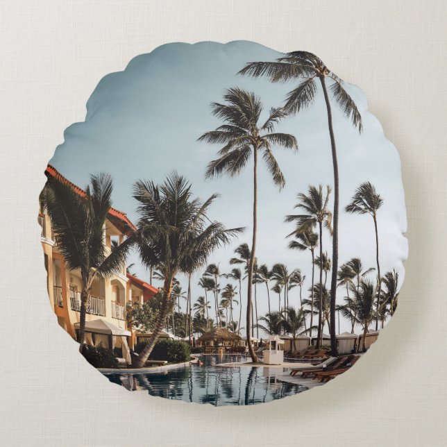 Almofada Redonda Câmaras de salão de madeira castanho perto da pisc (Frente)