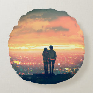 Almofada Redonda casal jovem no topo do teto olhando para c