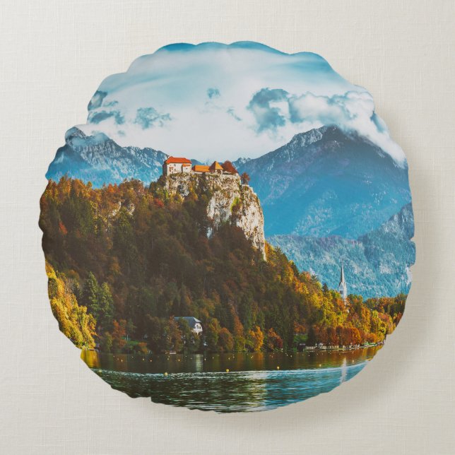 Almofada Redonda Castelo Bled: Esloveno Cliff Overlook. (Frente)