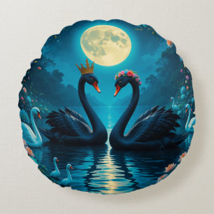 Almofada Redonda Cena Mágica Romântica de Cisne em Jardim Elegante