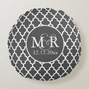 Almofada Redonda Cinzas de Casamento Monogramas Quatrefoil e Branco
