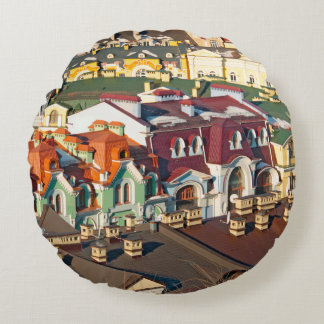Almofada Redonda Colorful roofs in winter in Kiev, Ukrainevariegate