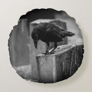 Almofada Redonda Crow do Cemitério de Queda