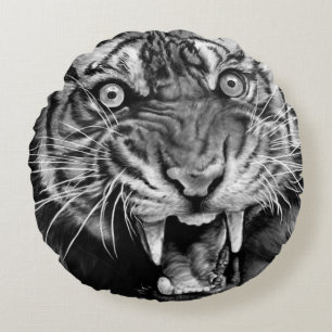 Almofada Redonda Desenho de um tigre selvagem em preto e branco, wh