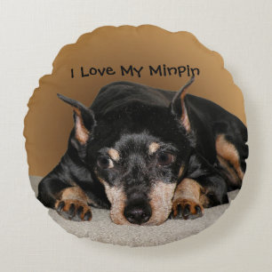Almofada Redonda Feriado de Amor por Pino Miniatura Pinscher aka Mi