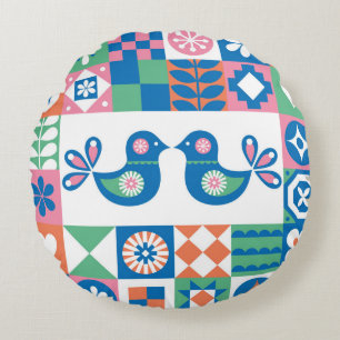 Almofada Redonda Folclore Floral Card: Design escandinava.