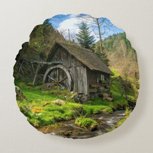 Almofada Redonda Grist Mill na Floresta Negra (Frente)